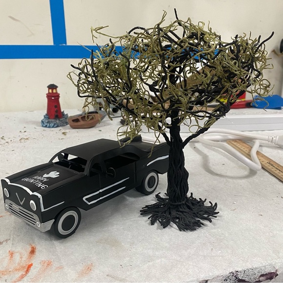 Miniature Spooky Town Village Haunted Tree - Picture 3 of 5